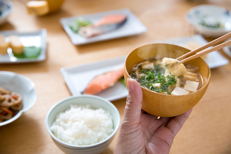 「飲む点滴」と呼ばれる味噌汁の栄養補給力